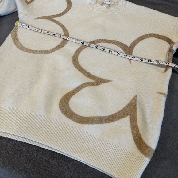 Le Lis Women’s small Cream Pullover Sweater Large Floral Daisy Outline Crew Neck - Picture 3 of 16